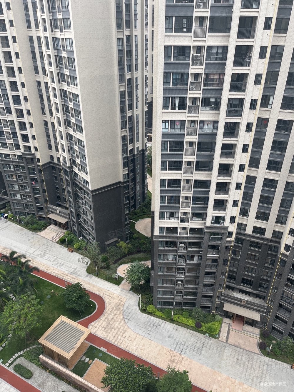 逸骏半岛4室2厅2卫109.22㎡南155万