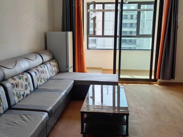 喀什喀什市喀什城区上海公馆万达海悦汇城旁边,上海公馆电梯房,两室中