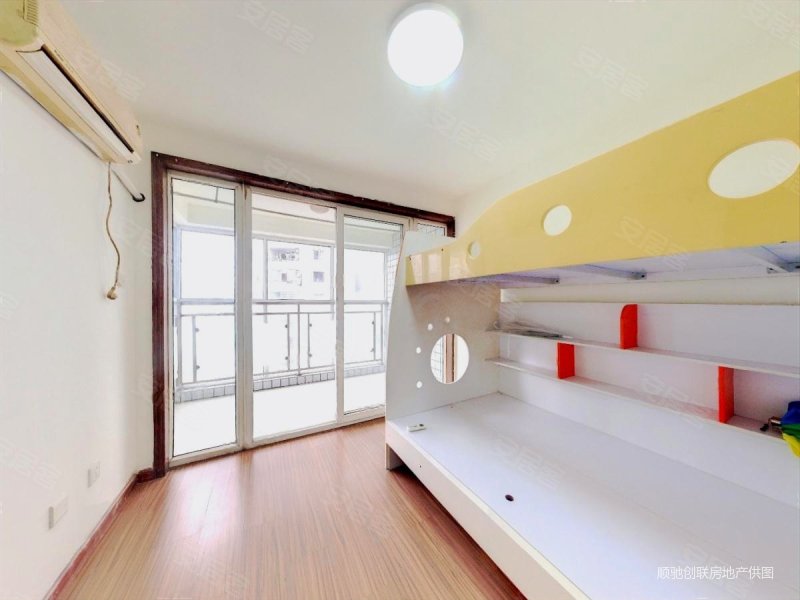 锦海国际花园      3室1厅2卫 普通装修,阳光充足,治