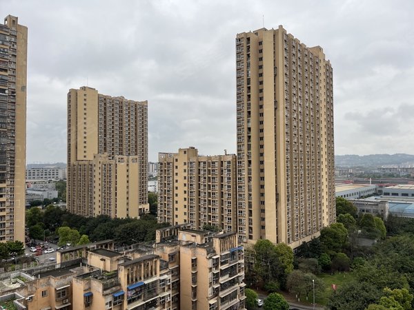 重庆璧山璧山高新区两山秀苑湿地公园旁,电梯两房,免物业费,免费停车