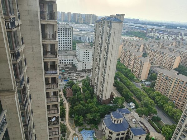 昆山花桥花桥新城富隆花园居住区富隆花园 小区舒适空间安逸,小区为少