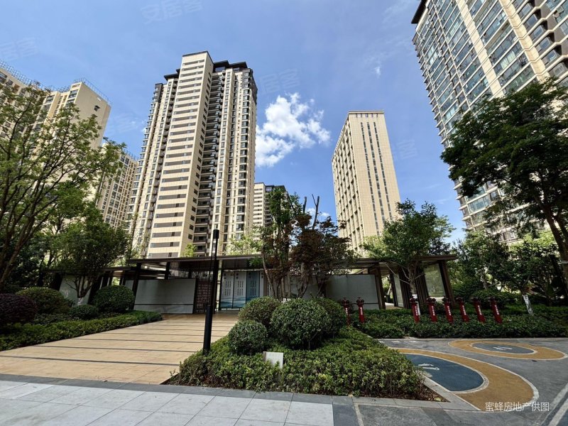 一梯两户板房 满二 中间层 随时可看,俊发城逸璟峰一期紫宸苑二手房