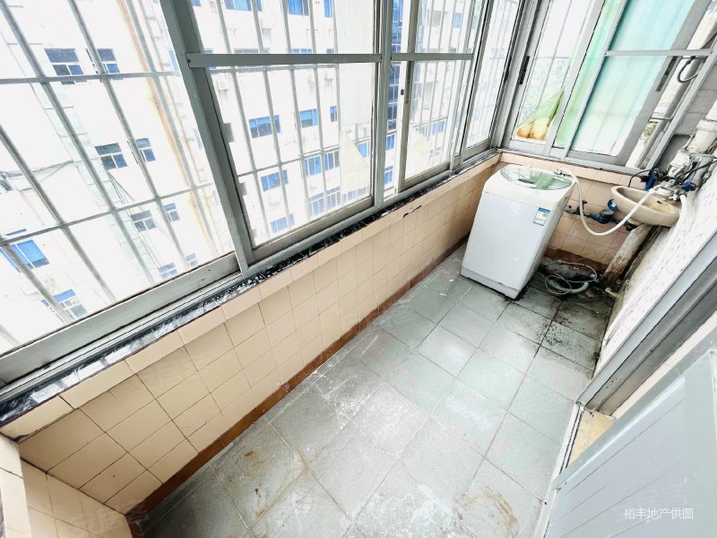 金燕花苑2房66方近地铁次新小区安全性高