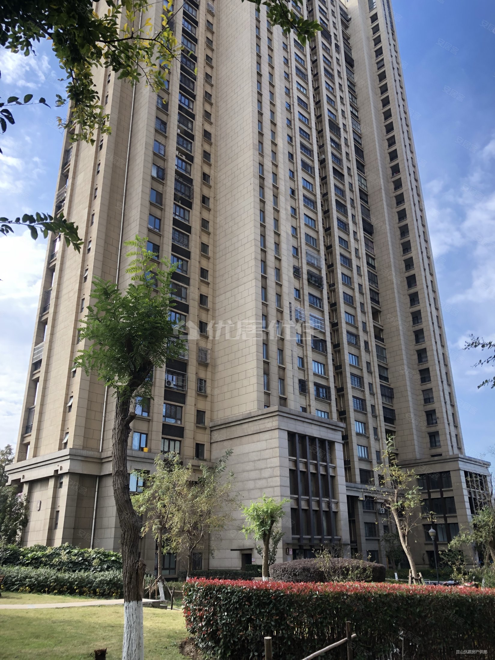 外滩印象花园4室2厅1卫88㎡南北195万