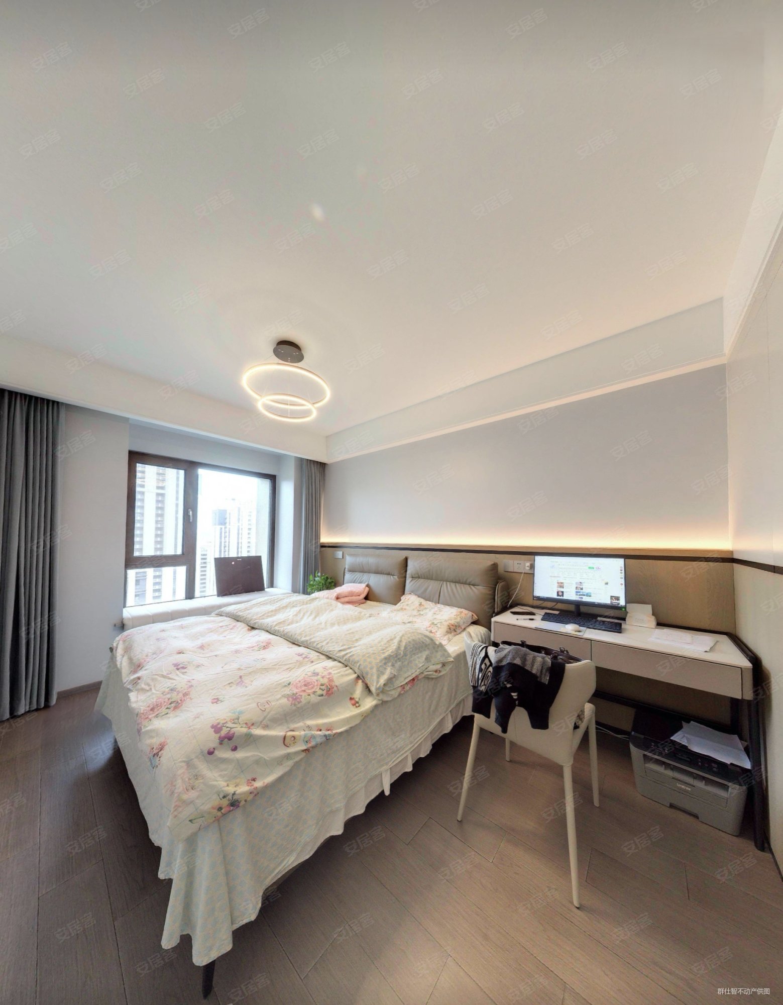 天鹅湖moma三期4室2厅2卫196.3㎡南北830万