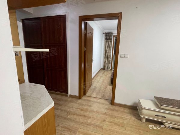 有钥匙急售惠益新苑电梯高层满五少税诚心可谈