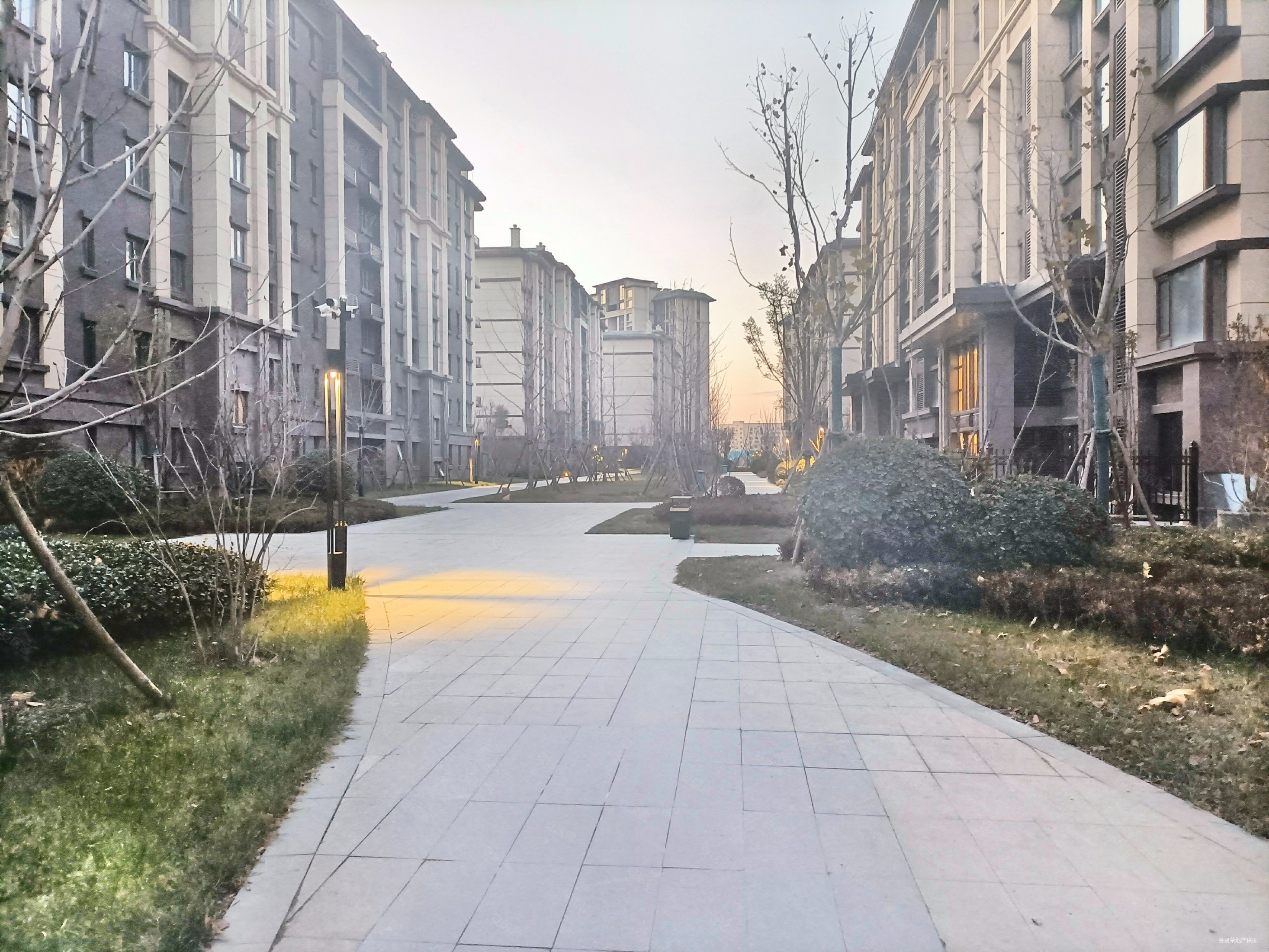 团泊精装洋房 好楼层 集中供暖 业主急售 价格可谈 随时能看,中骏云景