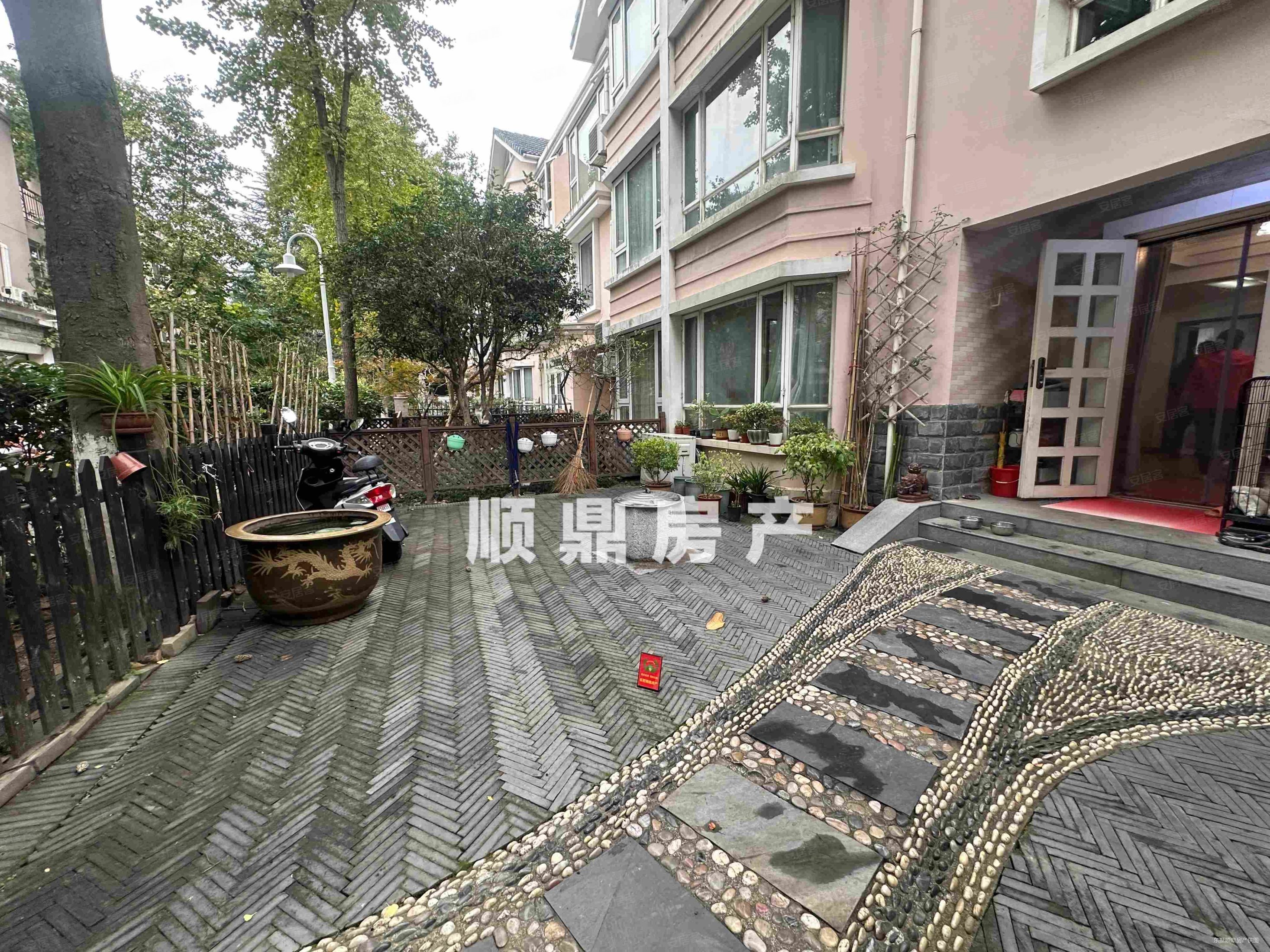 看房方便,颐和美地西园(别墅)二手房,960万,4室2厅,3卫,235平米-南京