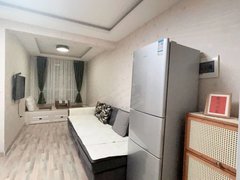 锦州松山新区曼哈顿东湖湾E区，有空调，包取暖 ，包物业，包电梯，家具家电齐全出租房源真实图片