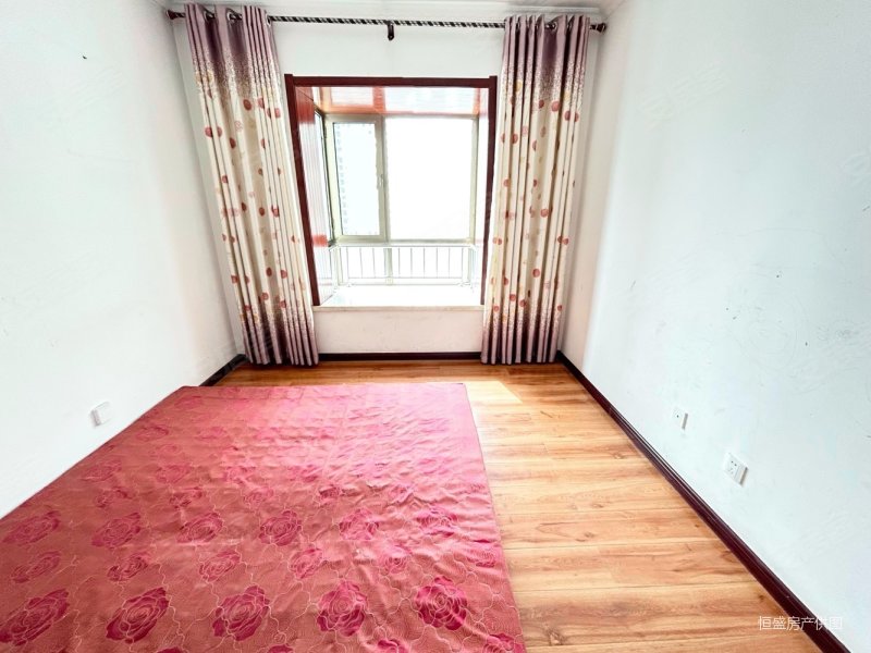 西固城精装修三室精装修电梯房 大红本可按揭 采光杠杠滴有钥匙