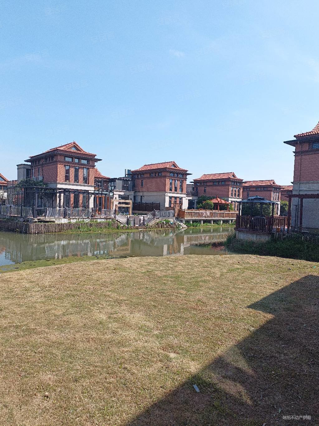 汾湖碧桂园十里江南独栋别墅,独立花园,临水