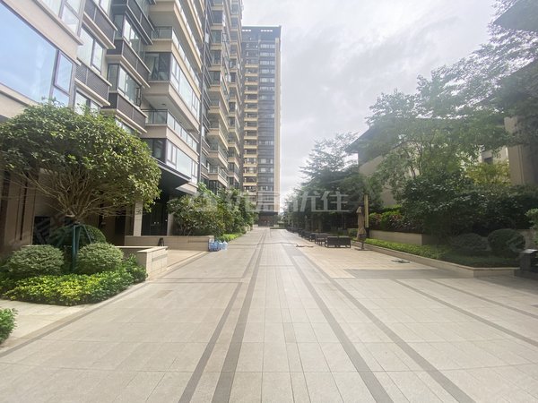 南宁良庆五象大道万科紫台(别墅)万科紫台 4室 豪装 押二付三 整租