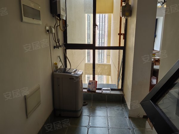 成都龙泉驿大面百悦城四期世茂广场旁  精装套二 拎包入住  看房方便