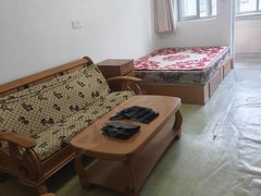 烟台莱阳莱阳城区公园边上,盛隆街附近,三楼双气都有,家电齐全700月出租房源真实图片