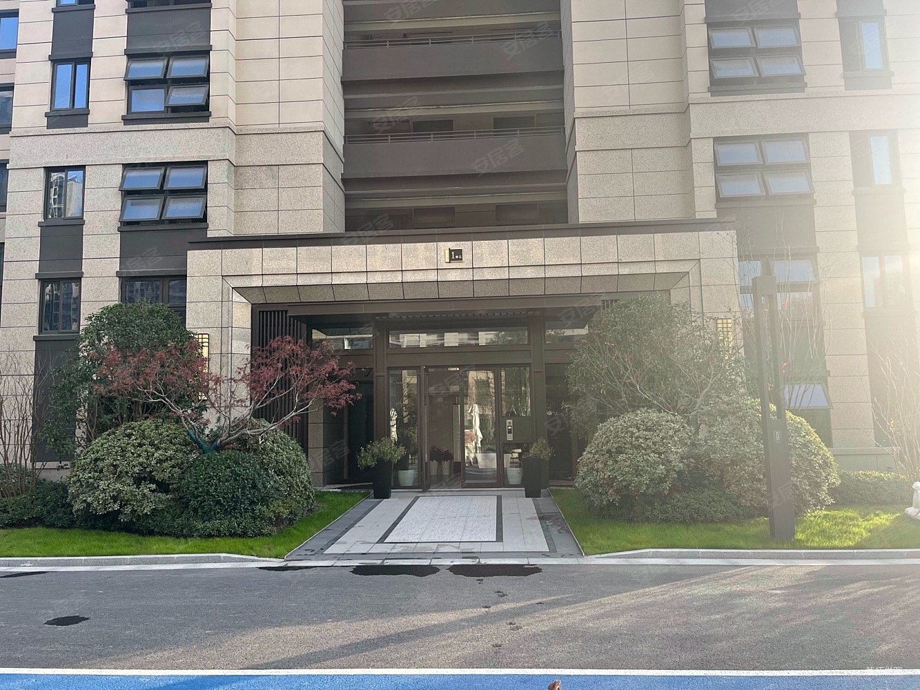 保利观棠和府龙池板块环境优美商圈成熟