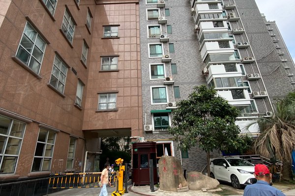 康泰公寓户型有哪些?怎么样,好不好_王勇解读:小区一共有46栋,二期.