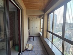 重庆渝北回兴旭辉精装大三房出租,住家装修,带大阳台出租房源真实图片