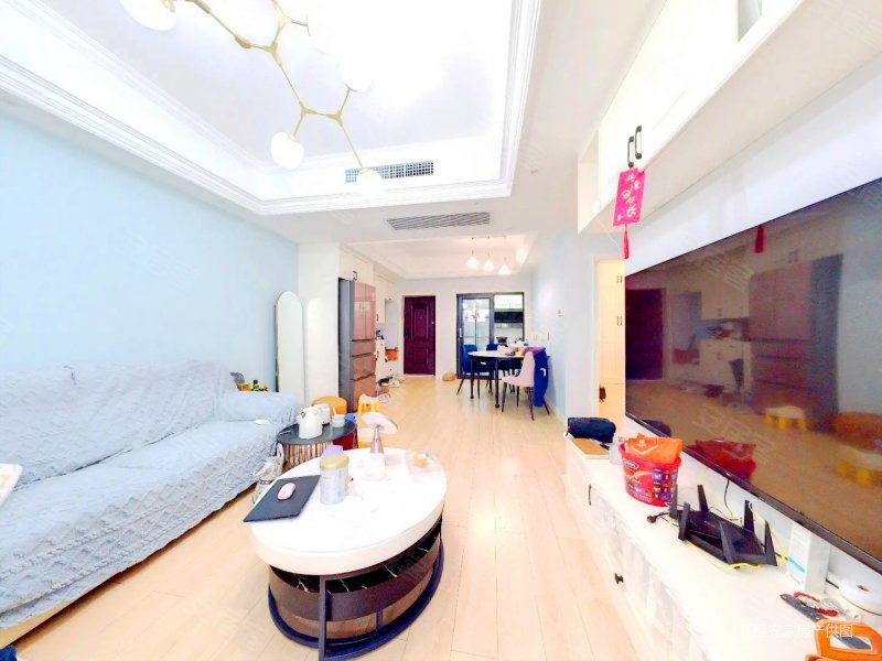 光谷 急售 地铁口 东湖御院 精装修 两室两厅 中层 对卓中