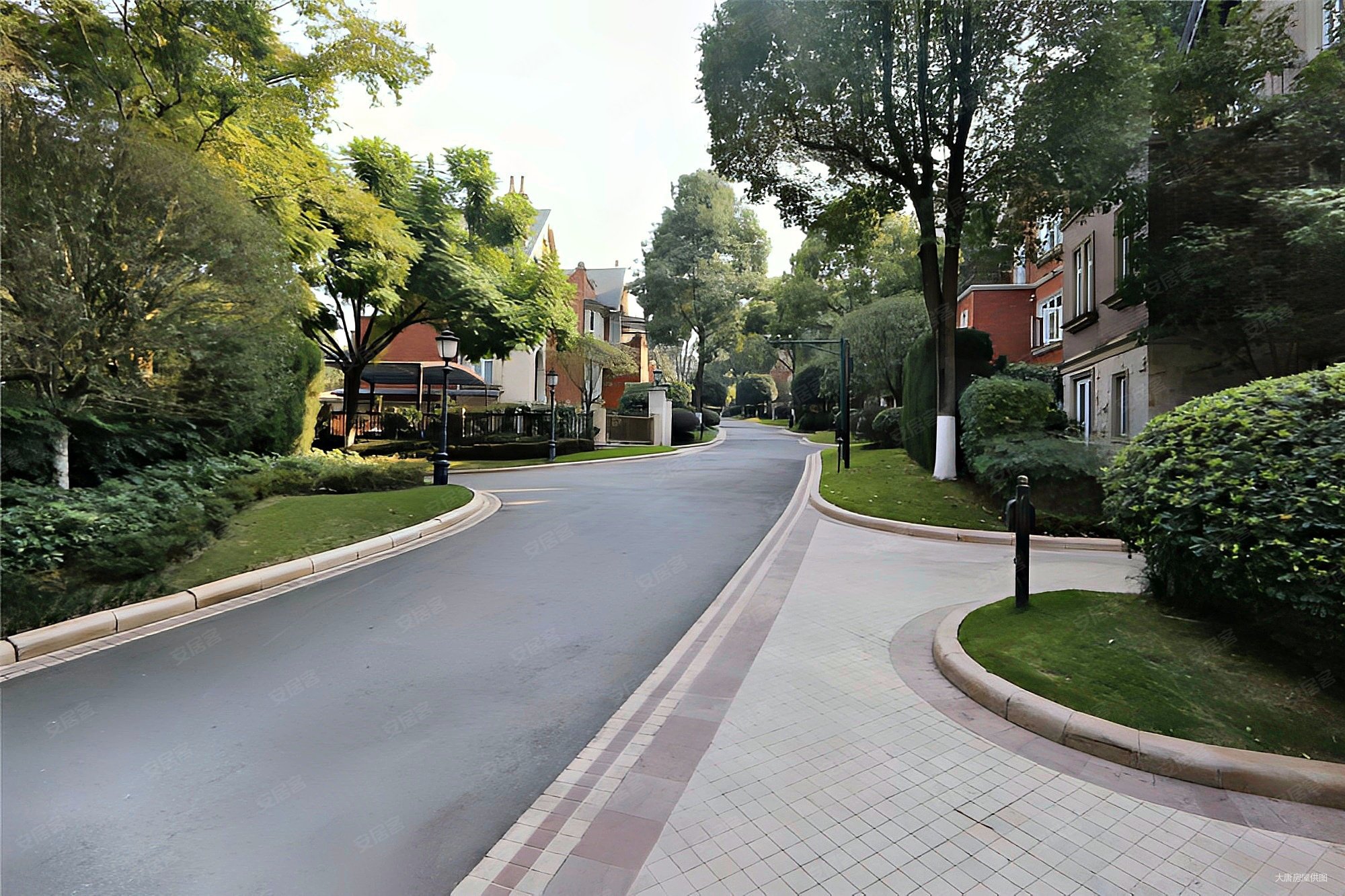 置信牧山丽景二期纯独栋带大花园房东诚心出售小区环境优美