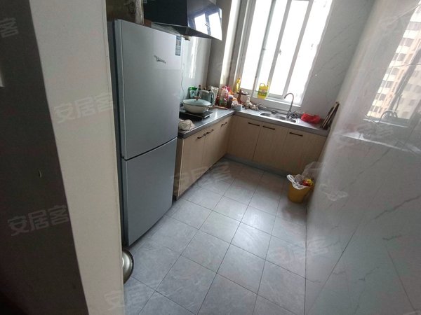 上海浦东曹路金海华城康平佳苑地铁口 阳台房 年底超低房源 房东直租