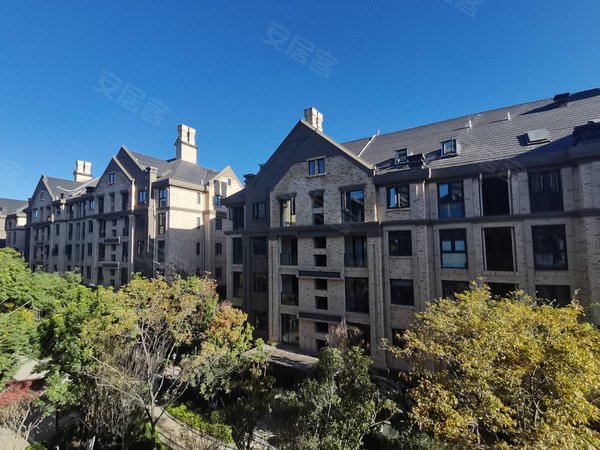 昆明官渡新亚洲体育城俊发滇池one9组团伯克郡俊发生态半岛滇池one