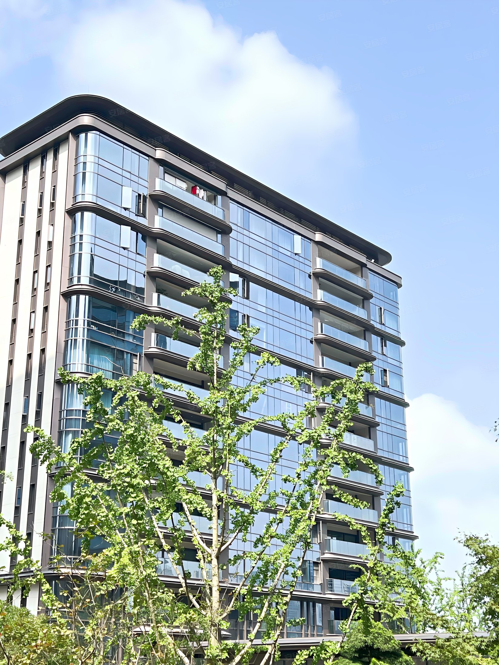 龙湖舜山府(三期洋房)4室2厅2卫130㎡南北350万