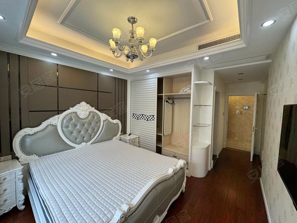 泉州晋江万达广场万达华府b区晋江万达华府170平豪华装修大3房3卫 两