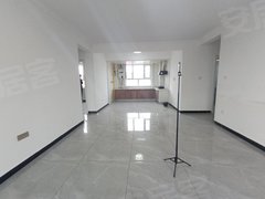 昌吉行知学院旁边，豫能国际电梯三室两厅，可配家具家电。