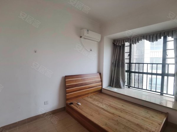 东莞大朗体育馆松湖朗悦松湖朗苑 精装两房 适合老年人带小孩 中低