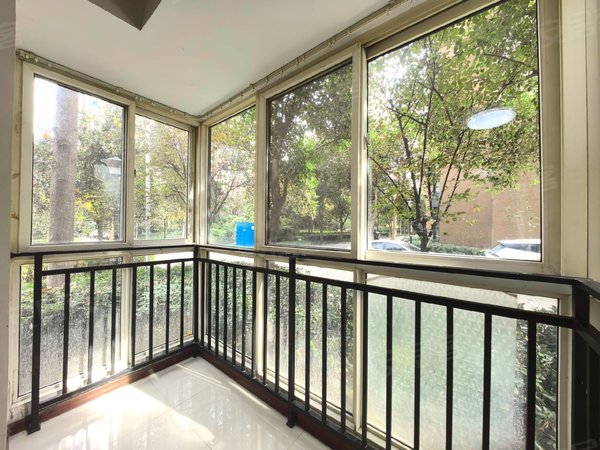 西安高新区大寨路东方米兰空房招租 东方米兰 精装 2室2厅1卫 低楼层