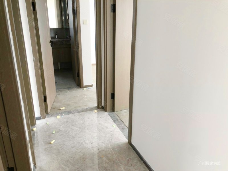 笋盘清栋急售14x万 泷景花园精装现楼 一线望江 送车位