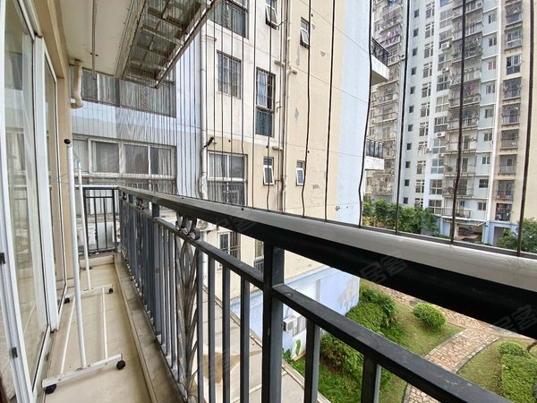 深圳龙岗龙城国际城市花园城市花园大4房,家具齐全,看房方便.