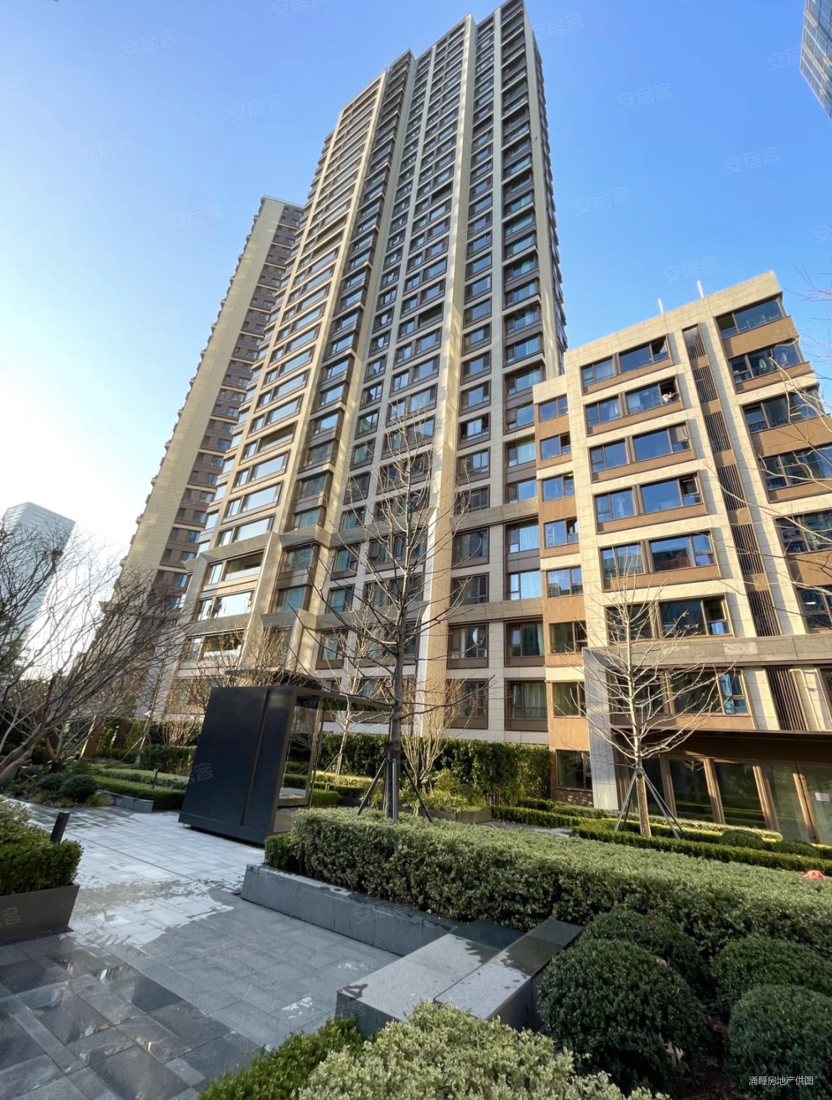 苏河湾中心润府4室2厅2卫183.71㎡南2050万