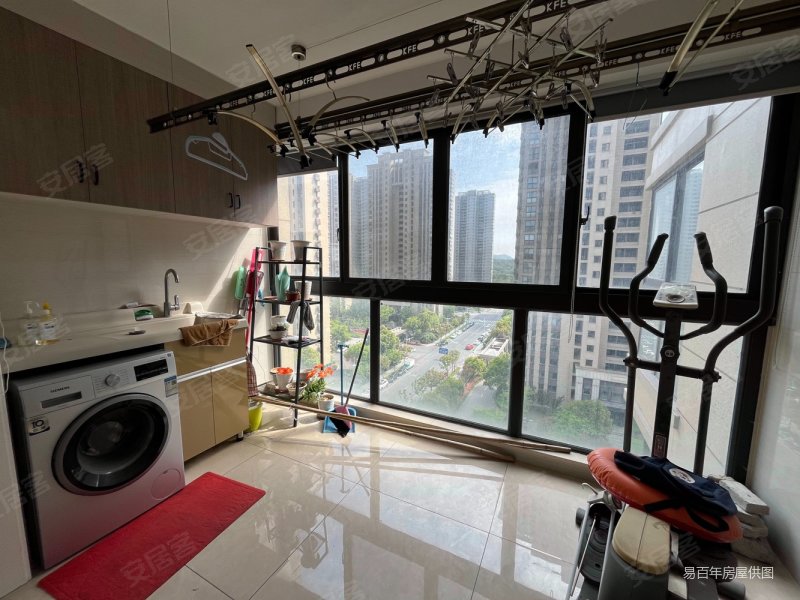 瞰湖花园三期楼龄新南北通透四房两卫双卫生间