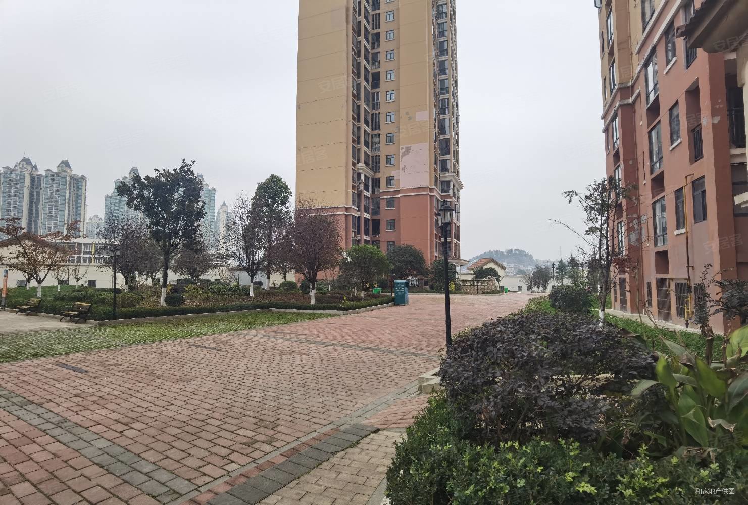 白云区地铁口米兰春天75平精装两房不满二43万8千