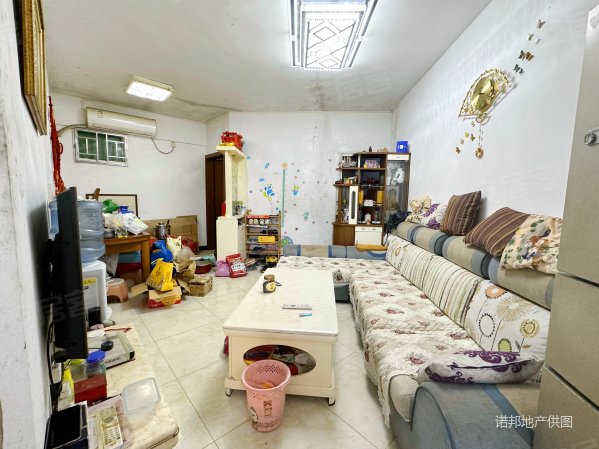 皇朝广场83平58万3室2厅1卫