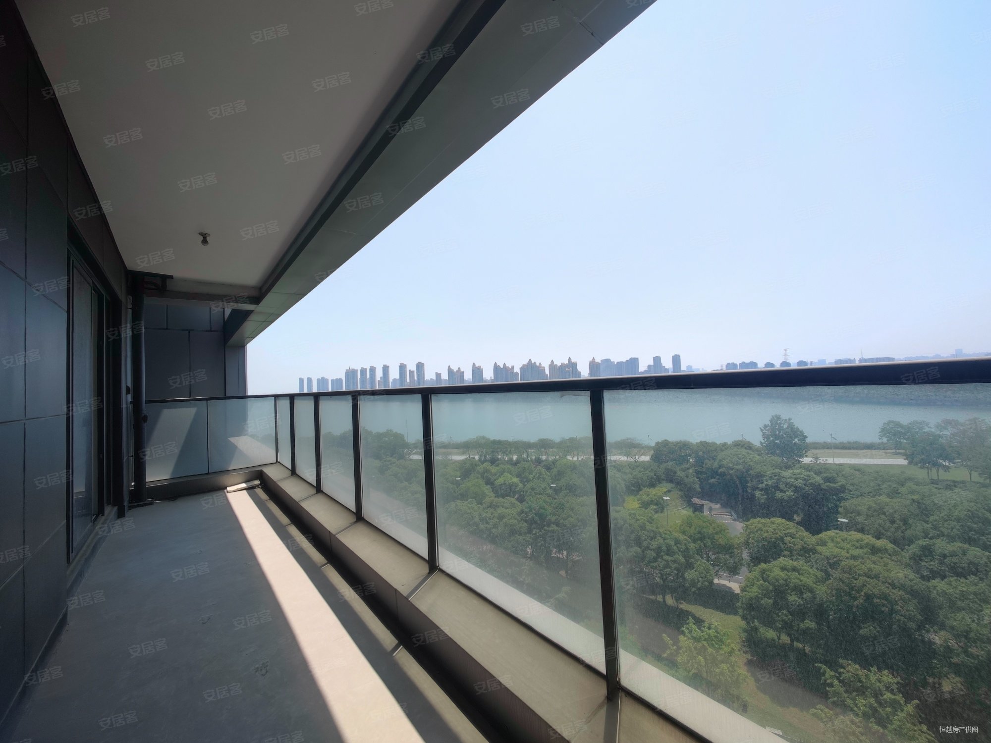 融创苏州壹号院 商品住宅 有电梯 车位充足 次新房 满五