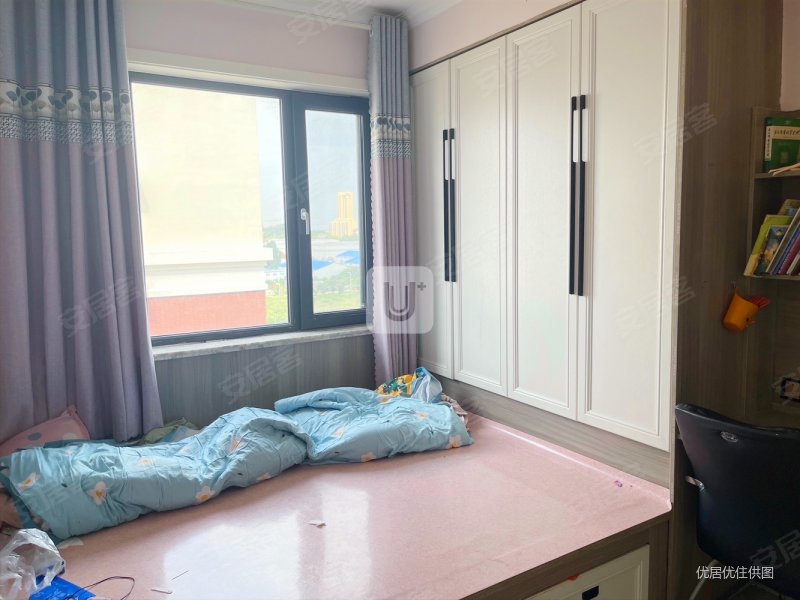 盛泰   三室两厅两卫 精装 诚心出售