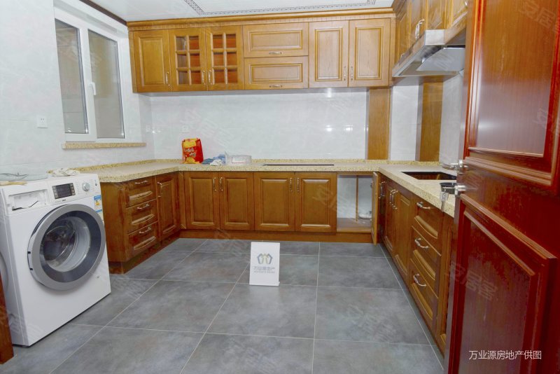 联发第五街 小三房 精装好房 交通便捷 近地铁 集中供暖