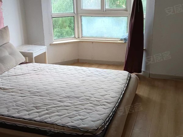 【多图】奥园水岸豪庭,市政府租房,水岸豪庭三楼,简装,带车库1200.