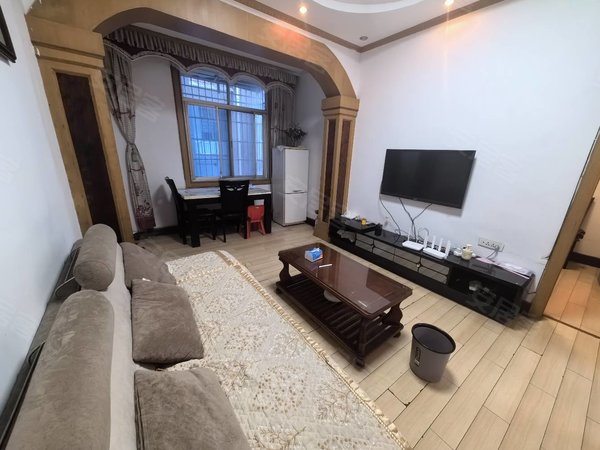 潜江园林章华中路乐居常青藤水牛城对面,老供电局小区精装两房出租