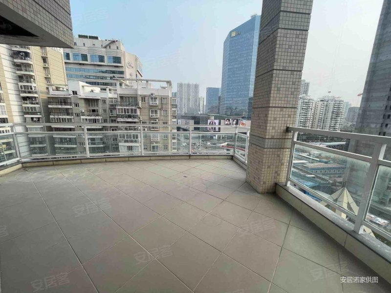 金领广场4室2厅1卫266.54㎡南北1450万