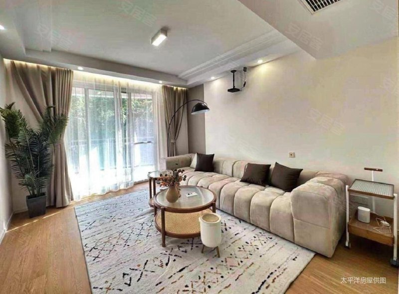 满五 刚需两居 出行方便 近地铁 电梯房 精装可拎包入住,漕河景苑二手