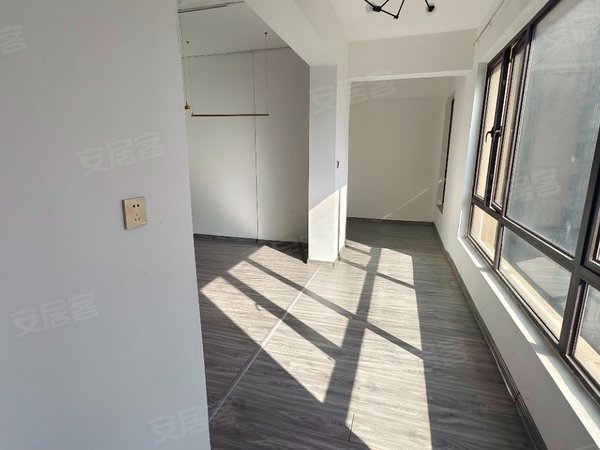 福州长乐吴航永硕龙庭湾市标万星附近龙庭湾,可做办公托管,大平方实际