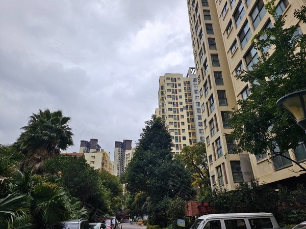 昆明五华高新区中晟溪城地铁口 高品质 低成本 端头采光好 带车位 配