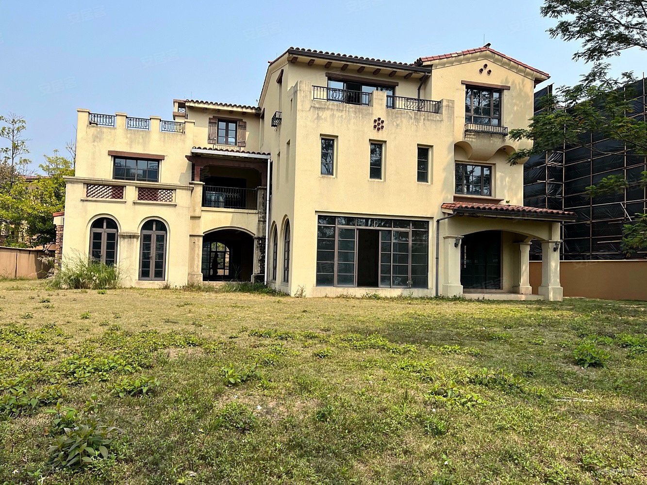 笋中信山语湖湖边独栋别墅花园一千方起入住率高业主急卖