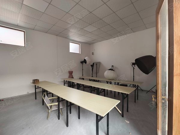 临沂兰山通达路三合屯小区真实图片 市区网红四合院 上下两层 门口可停车适合各类工作室出租房源真实图片