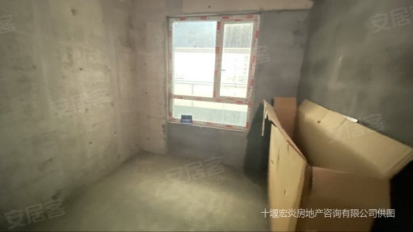 百强中心花园3室2厅1卫100㎡南北96万