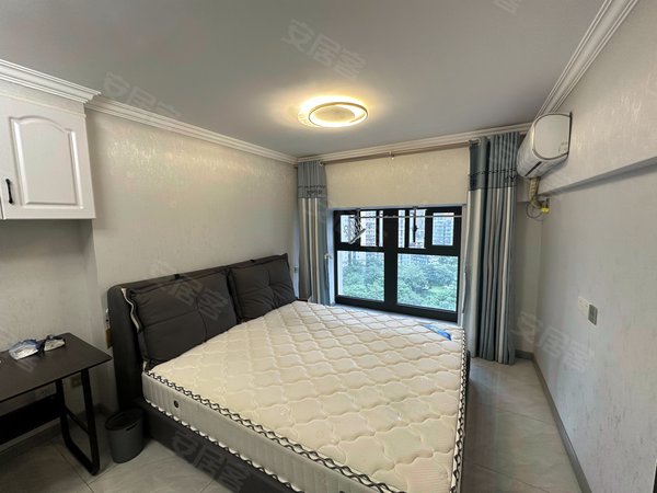 重庆南岸学府大道中梁百悦汇单身公寓  跃层  一室两卫   精装全新