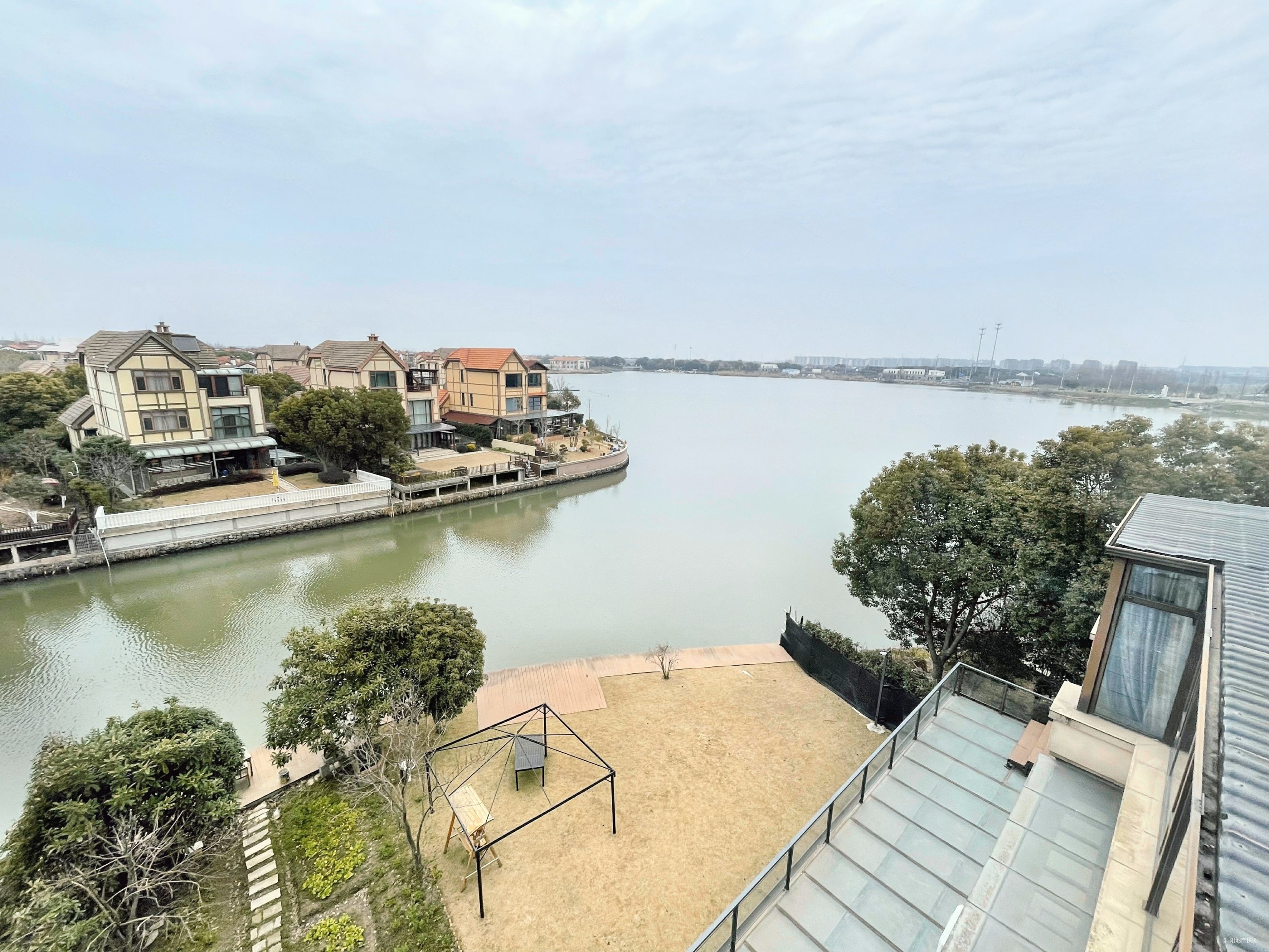 富力湾四季半岛一线观湖无遮挡送八十平楼台看房随时